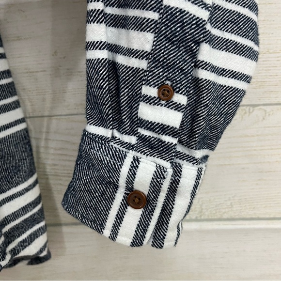 Old Navy Stripe Button Front Long Sleeve Heavy Weight Shirt - Picture 5 of 10